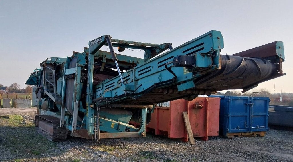 Powerscreen Warrior 1400 mobiele zeefmachine, Ophalen