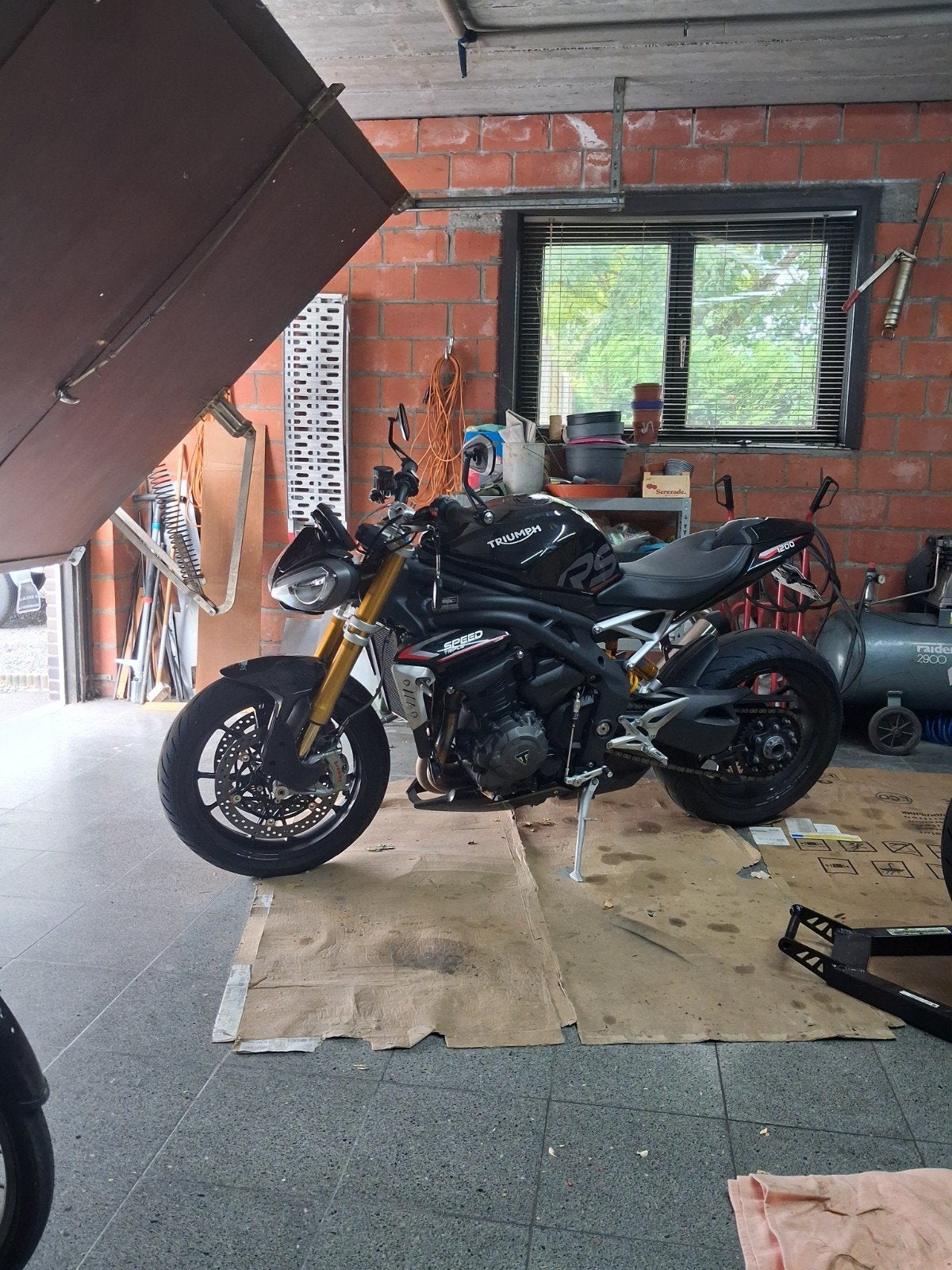 Triumph Speed Triple RS 1200, Occasion, Plus de 35 kW, Particulier, 3 cylindres
