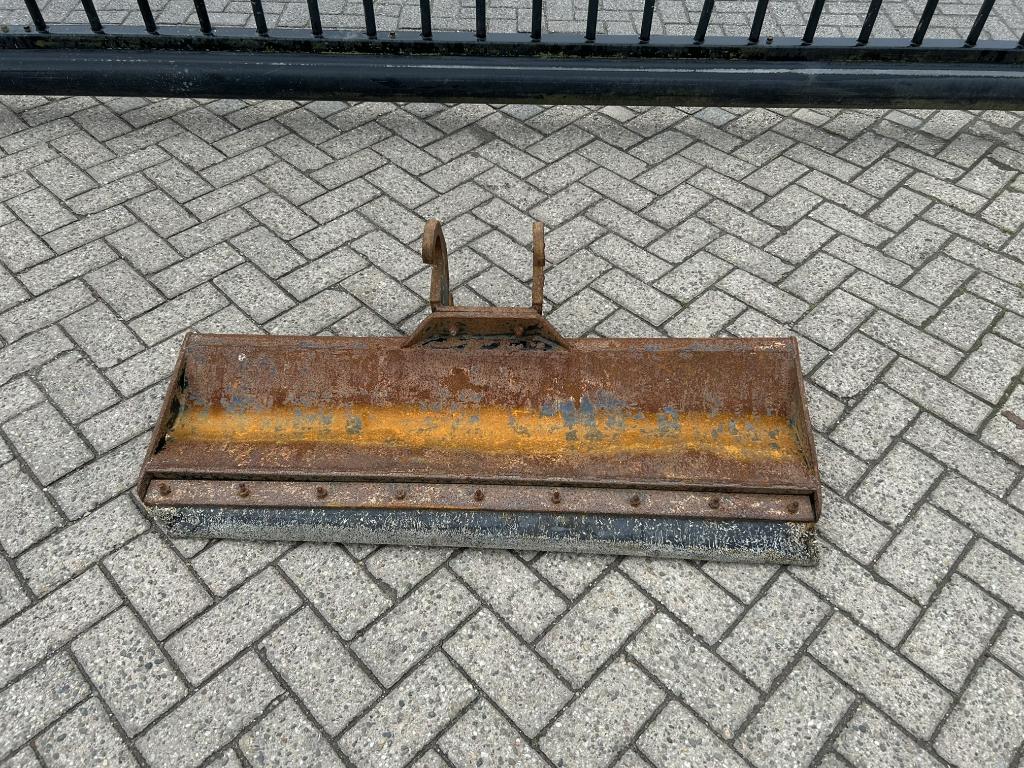 Schuifbord/schuif blad/schaaf blad CW05 1200MM gebruikt, Articles professionnels, Machines & Construction | Grues & Excavatrices