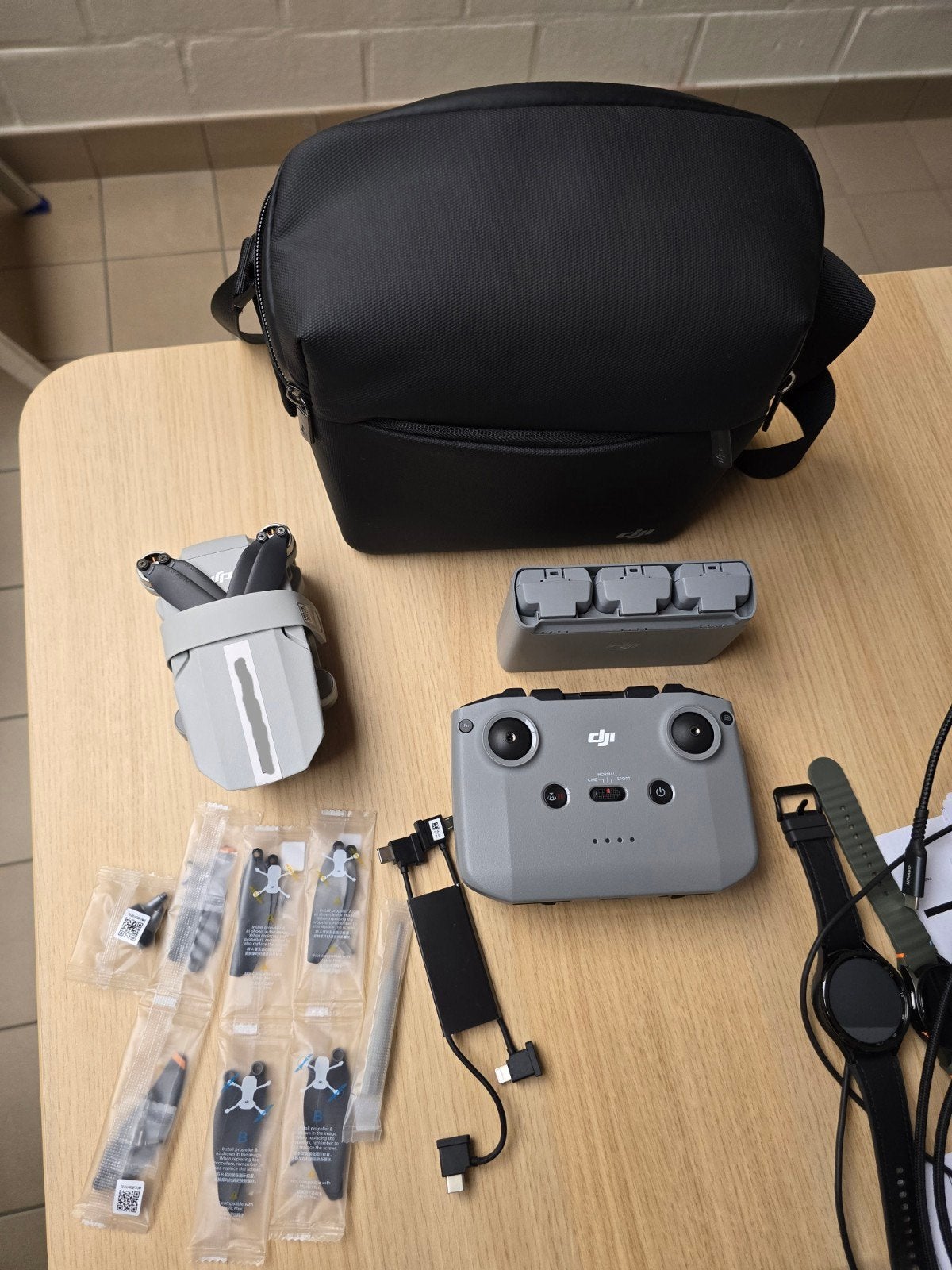 DJI Mini 2 Fly More Combo - 249 gr, Audio, Tv en Foto, Drones, Cameradrone, Return to Home, Zo goed als nieuw, DJI