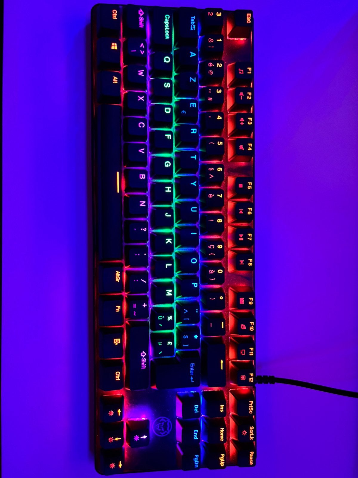 Gaming toetsenbord (AZERTY) met RGB achtergrondverlichting., Computers en Software, Toetsenborden, Verzenden, Gaming toetsenbord