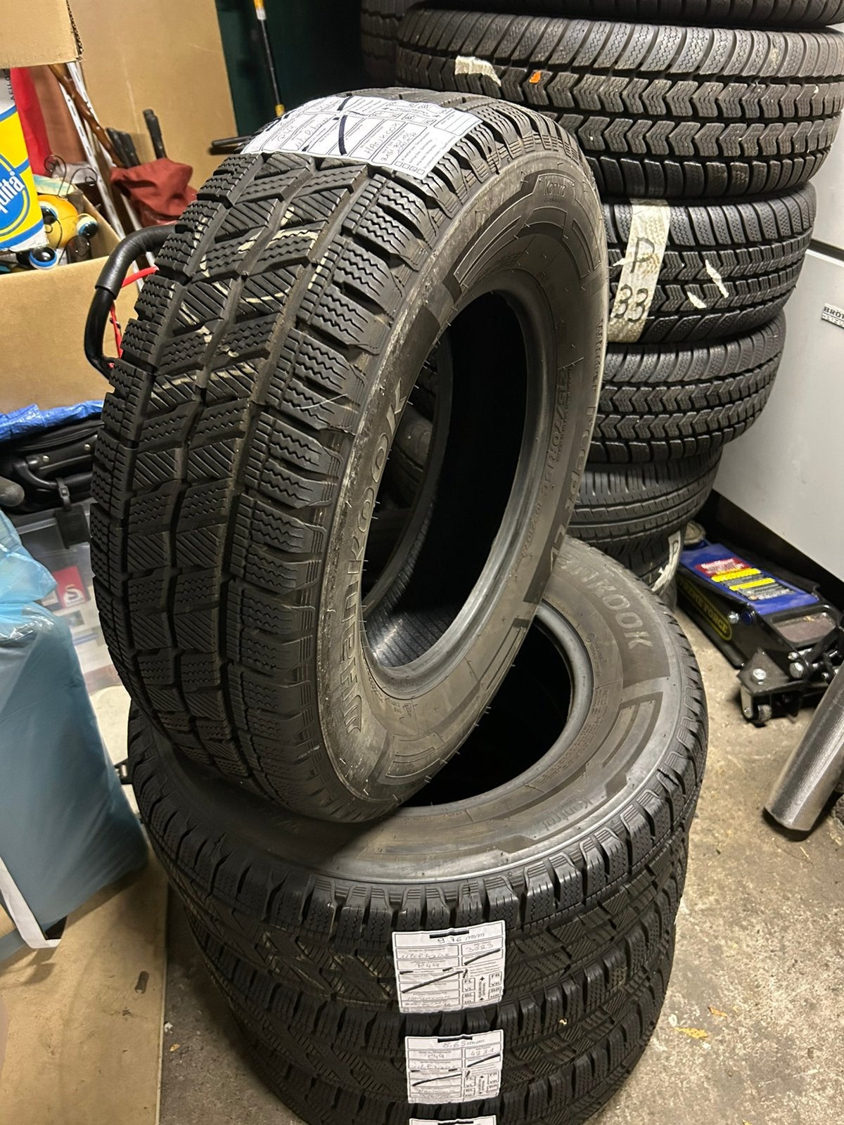 4 pneus  hiver Hankook 215/70/15C. 109/107R, Neuf, 15 pouces, Véhicule utilitaire, Pneu(s)