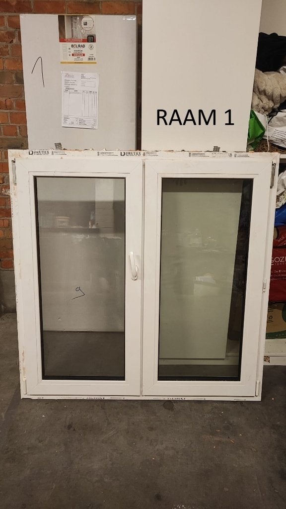 3 dubbel opendraaiende ramen te koop, Kunststof, Gebruikt, Raamkozijn, Inclusief glas