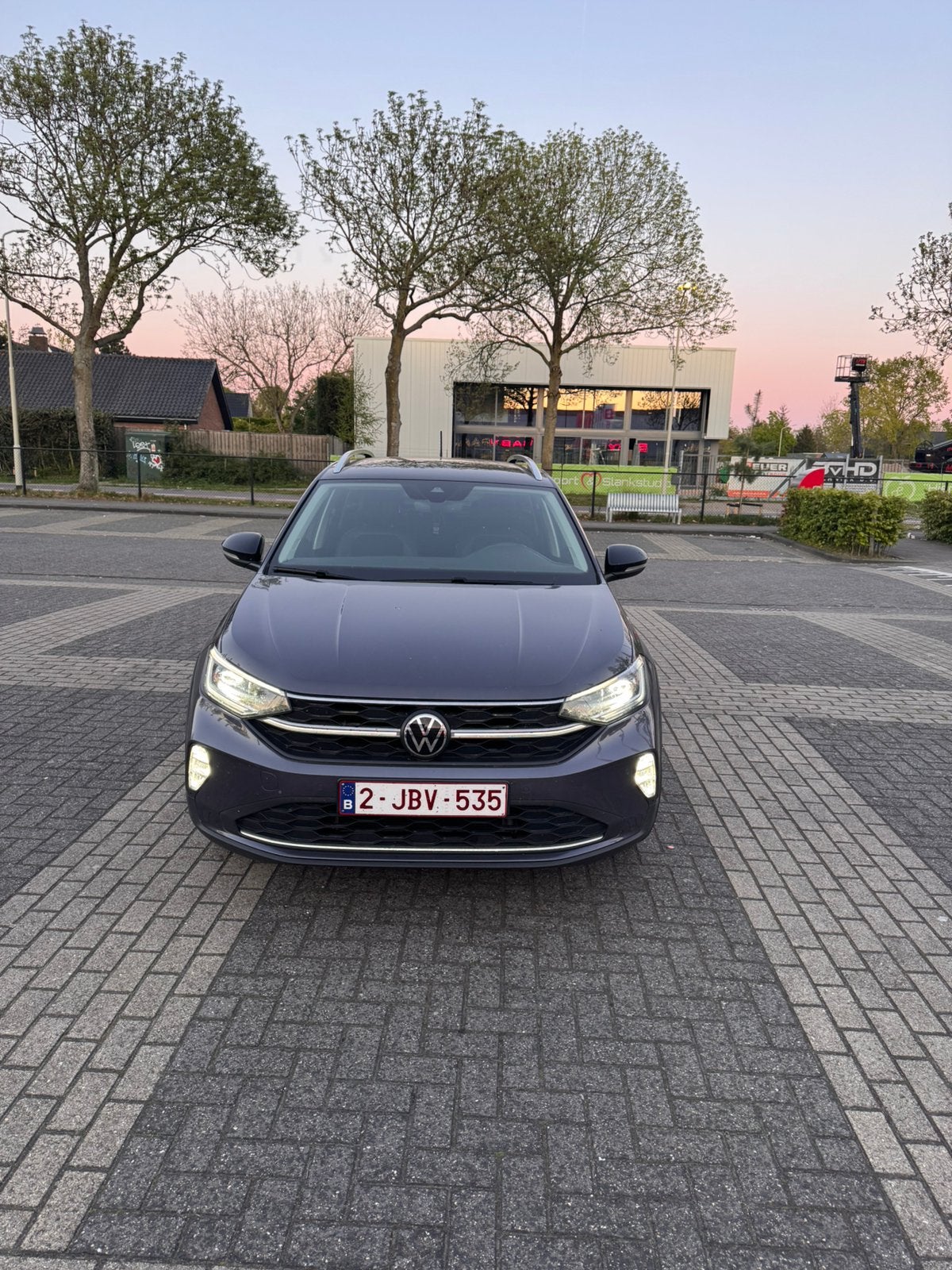 VW Taigo 1.0 TSI DSG Automaat 2023 – Belgische Auto, Auto's, Volkswagen, Automaat, 5 zetels, SUV of Terreinwagen, Zilver of Grijs