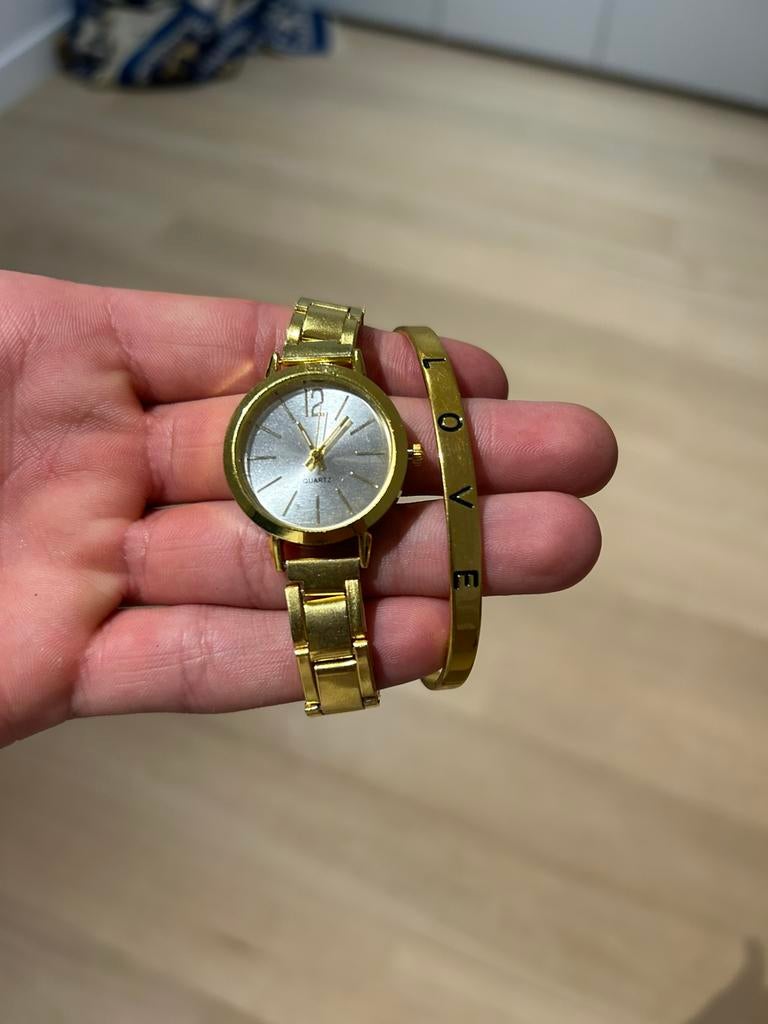 Montre élégante, Enlèvement ou Envoi, Autres matériaux, Montre-bracelet, Autres marques