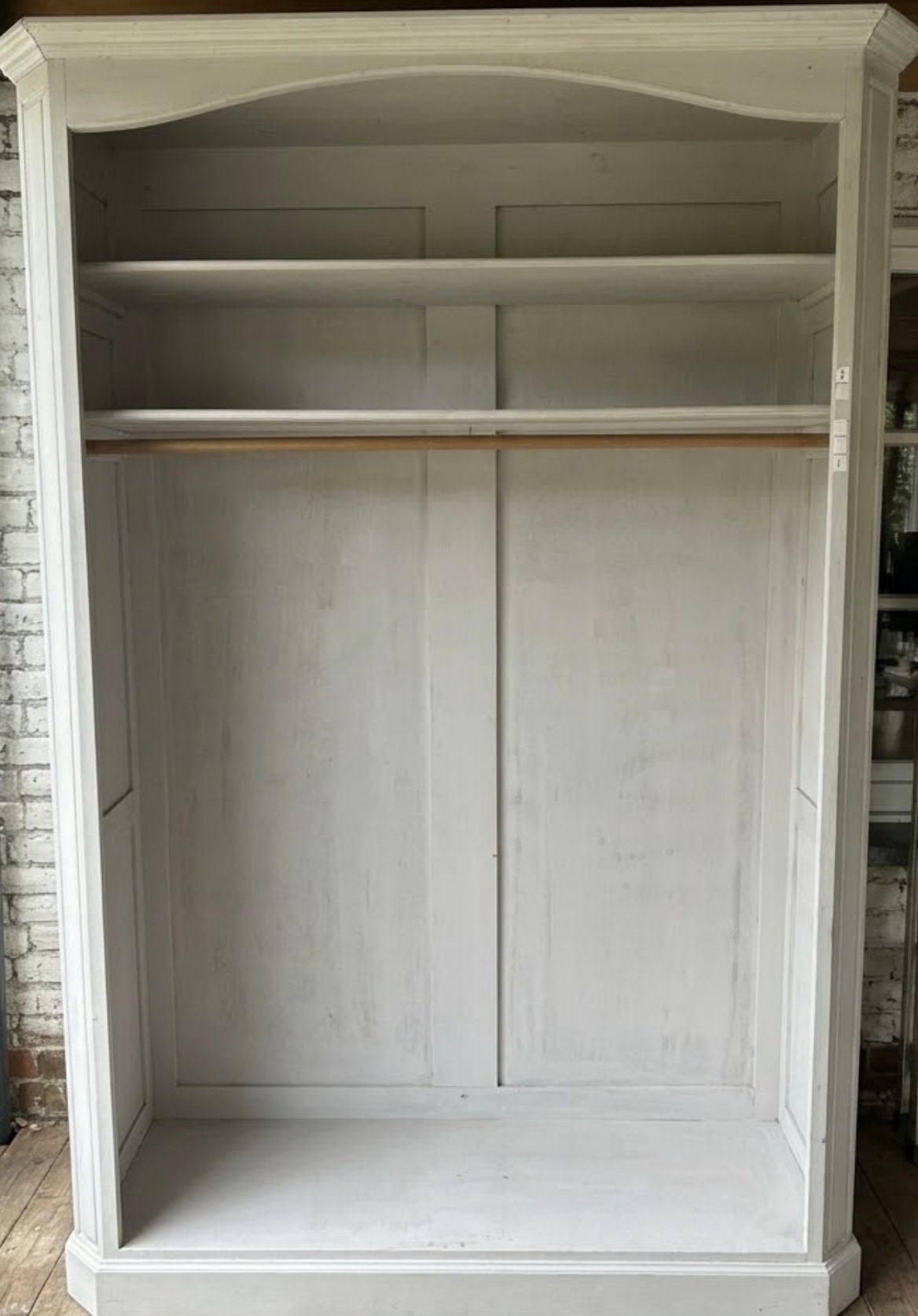Superbe penderie sur mesure en bois – Fait par un menuisier, Maison & Meubles, Enlèvement, Comme neuf