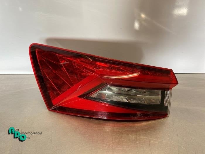 Achterlicht links van een Skoda Kodiaq (Kodiaq 17-), Gebruikt, -, -, Ophalen of Verzenden