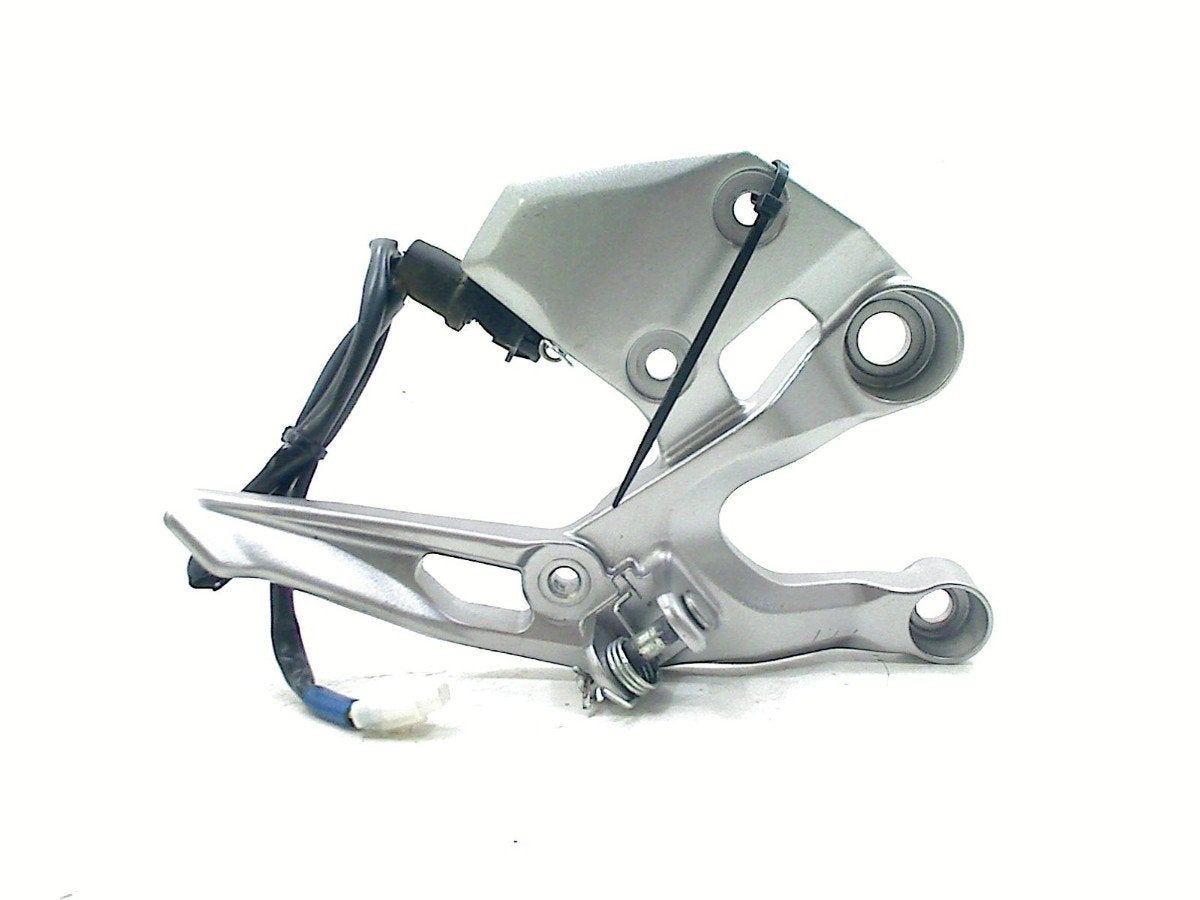SCHETSPLAAT RECHTS VOOR MT 09 2018-2020 (MTN850-A MT-09), Yamaha Motor Europe N.V., Gebruikt, Customersupport@yamaha-motor.co.uk