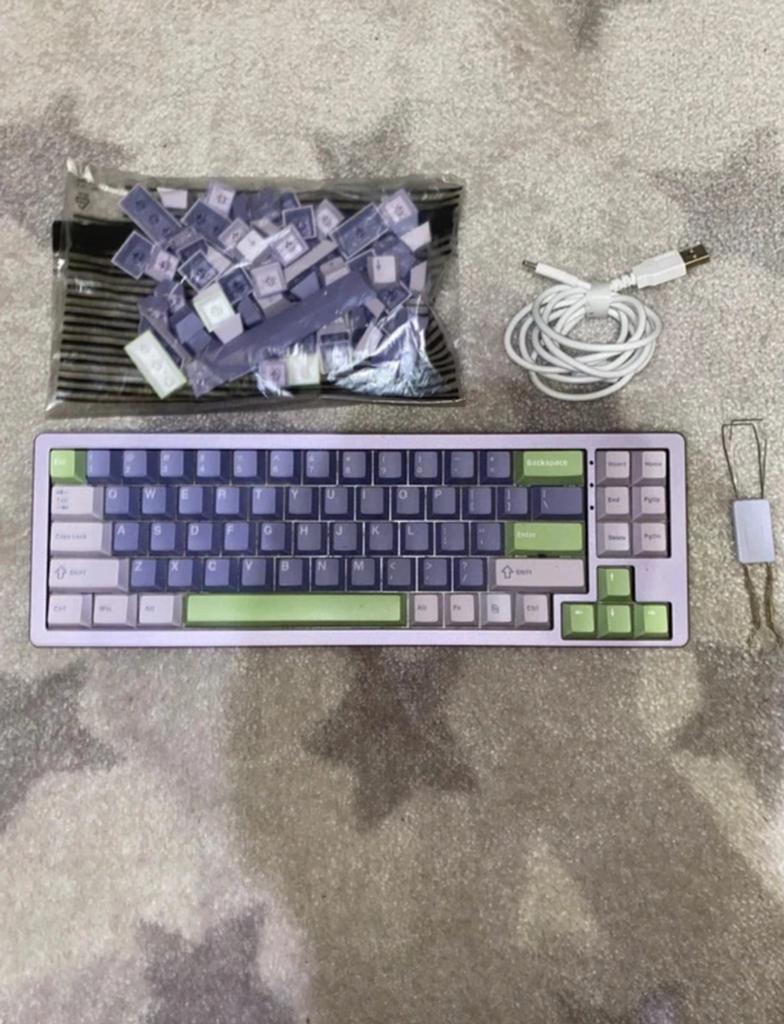 Womier S-K71-Mechanisch toetsenbord, Computers en Software, Toetsenborden, Ophalen, Gaming toetsenbord, Zo goed als nieuw, Draadloos