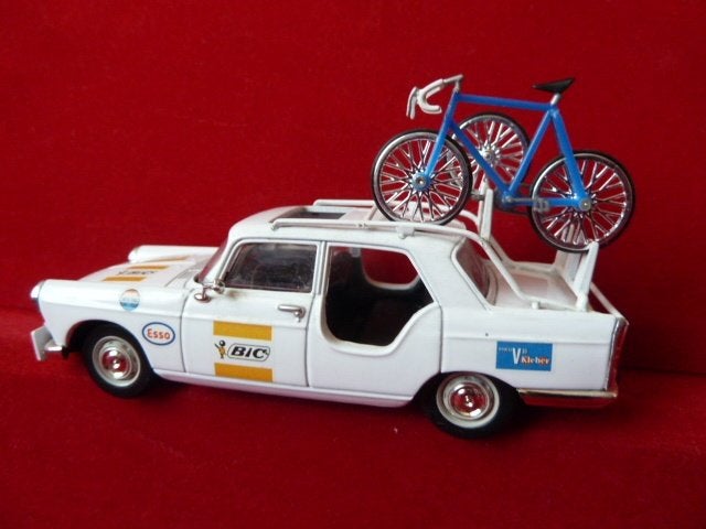 Cars++ Tour de France, teams en auto's 1:43 reclame, Ophalen of Verzenden, Zo goed als nieuw, Auto, Norev