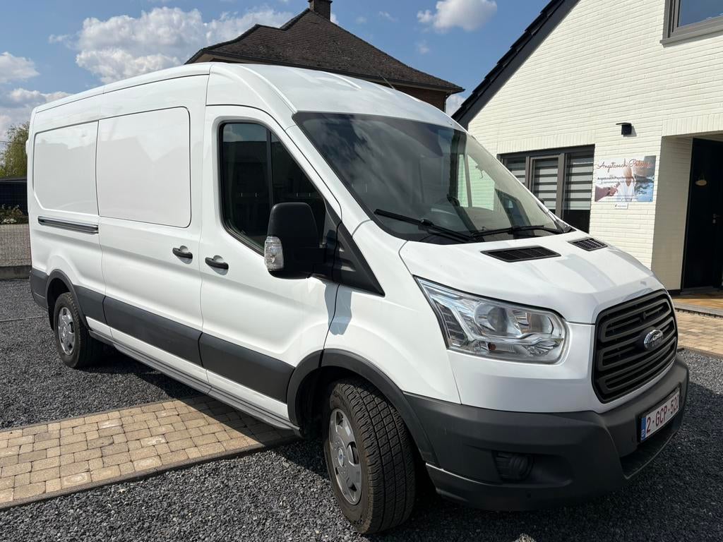 Ford Transit 2019 met 208000 km in zeer goede staat