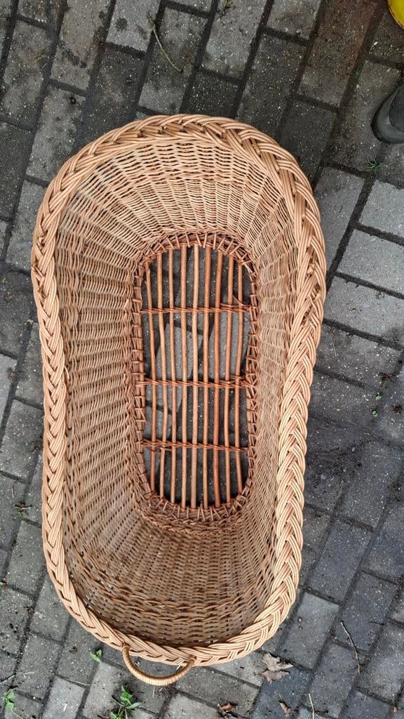 Rieten kindermand, Ophalen