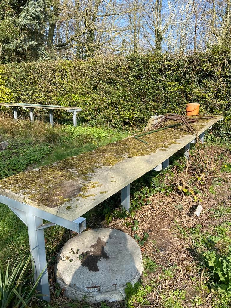 Betonnen werktafel voor buiten, Doe-het-zelf en Bouw, Metalen, Ophalen, Zo goed als nieuw