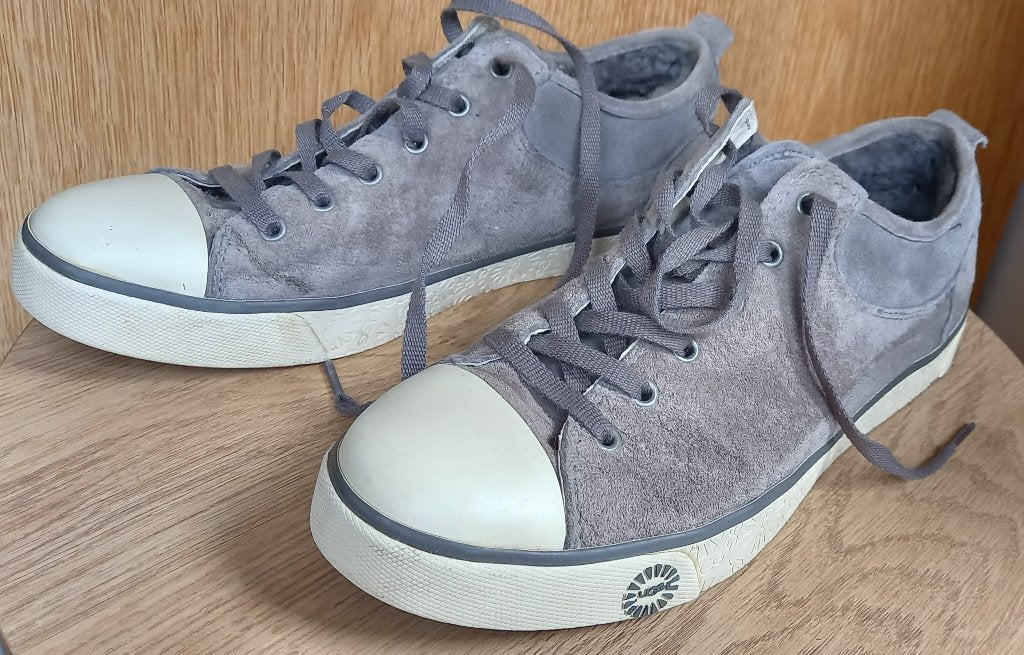 Grijze sneaker maat 40 met wollen voering. Merk UGG, Ophalen of Verzenden, Zo goed als nieuw, Sneakers, Grijs