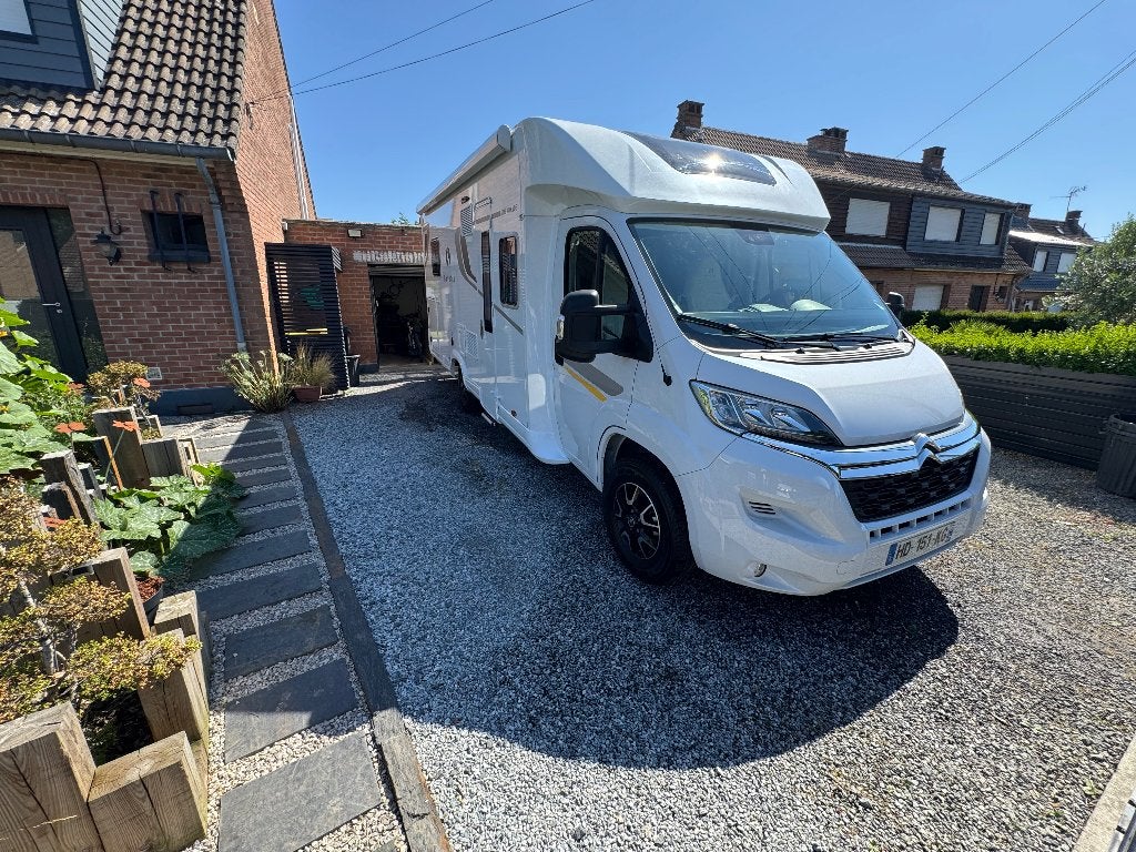 Bavaria T746 Nomad, Caravans en Kamperen, Mobilhomes, Vloeistofverwarming, 7 tot 8 meter, Particulier, Bavaria