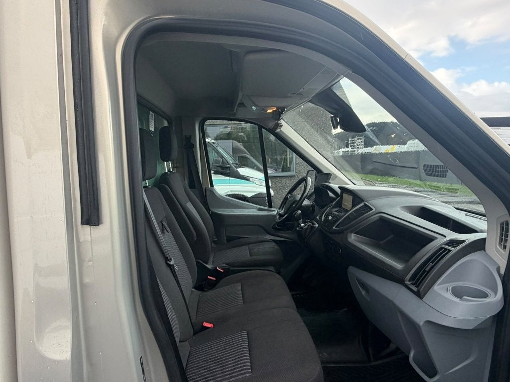 Ford Transit (Stock ID 15443) — 16