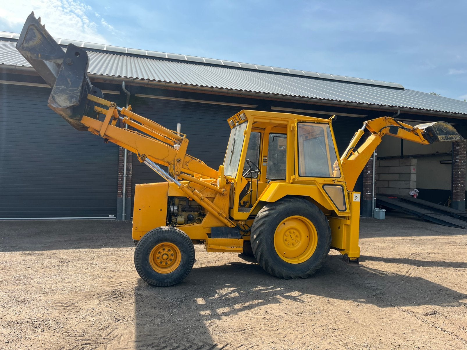 Ford Laadgraaf combinatie backhoe, Ophalen