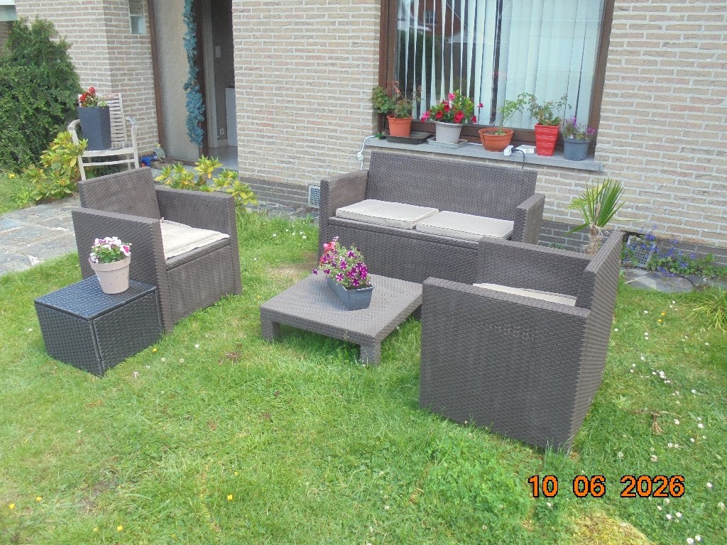 Lounge met kussens, Ophalen, Gebruikt, Bank, 4 zitplaatsen