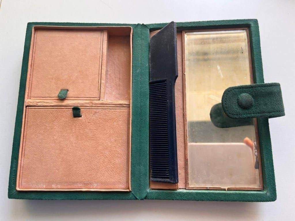 Vintage Reisset in Groen Suède en Leer met Spiegel en Kam, Enlèvement ou Envoi