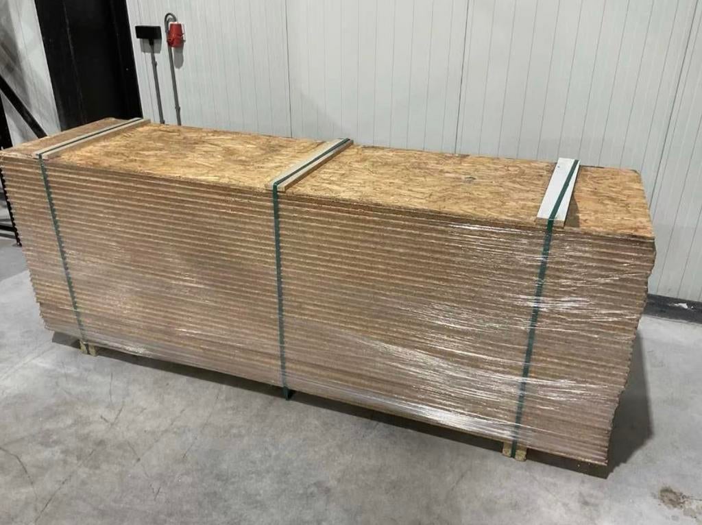 OSB 4 zijden mes en groef 2500x675x25 36 platen nieuw ‼️, Doe-het-zelf en Bouw, Platen en Panelen, Ophalen