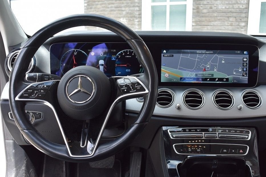 Mercedes-Benz E 300 300 e Luxury Line Wij zijn op afspraak g, Auto's, Automaat, 14 kWh, Parkeersensor, Wit