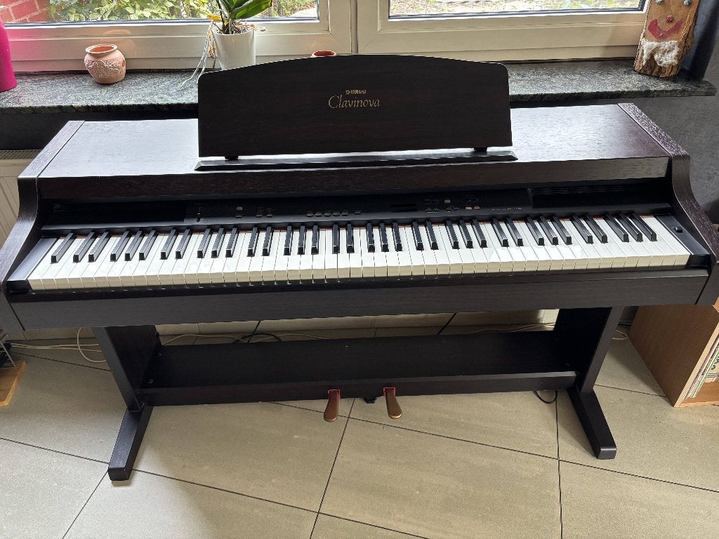 Yamaha Clavinova CLP 820, Muziek en Instrumenten, Ophalen, Gebruikt, Bruin, Digitaal
