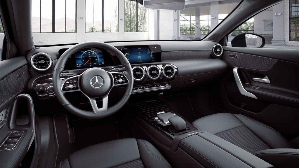 Mercedes-Benz A-klasse 180 Hatchback Business Line | Panoram, 100 kW, 680 kg, Entreprise, Entretenue par le concessionnaire