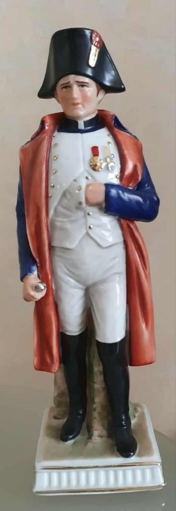 Napoleon Porselein beeld., Verzamelen, Verzenden