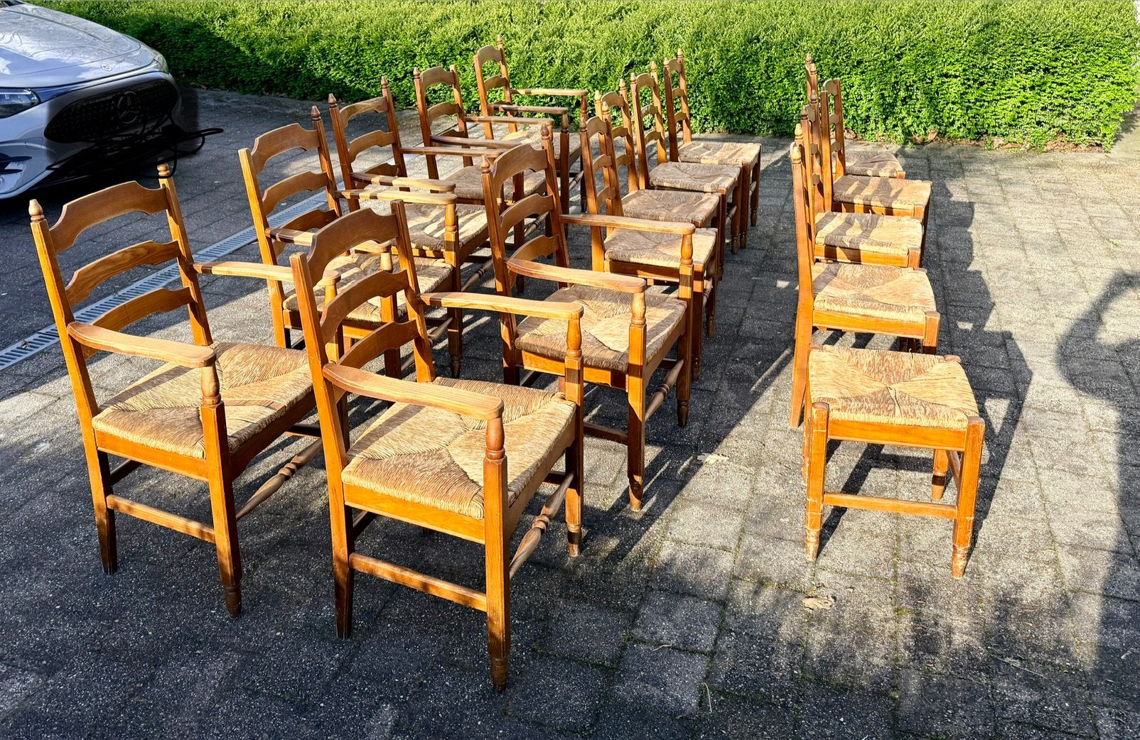 16 stoelen, Ophalen