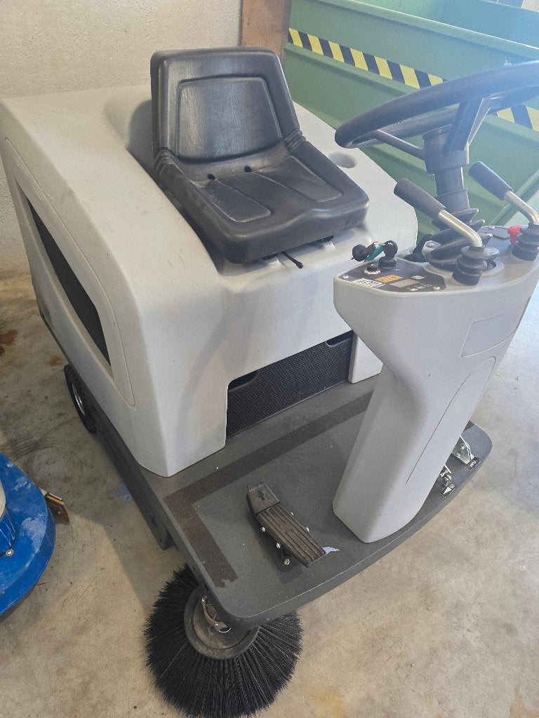 Nilfisk vloerveegmachine, Electroménager, Enlèvement, Comme neuf, Autres types, Autres marques