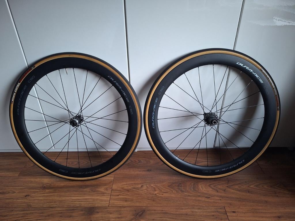 Shimano Dura Ace C50 wielset R9270 nieuwstaat

In nieuwstaat, Enlèvement