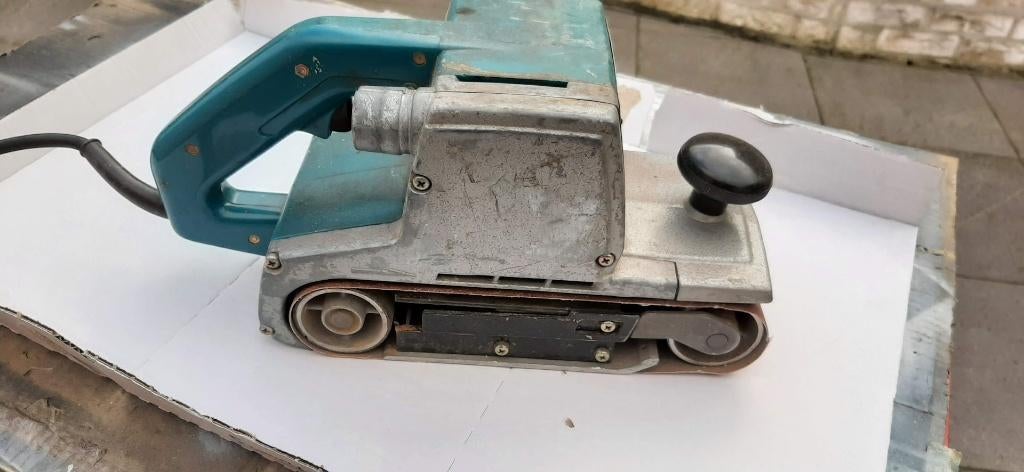 Ik zoek oude Makita of Wolf bandschuurmachine 9401 9402, Doe-het-zelf en Bouw, Ophalen of Verzenden, Bandschuurmachine