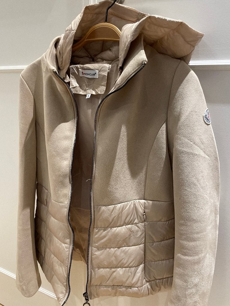 veste Moncler XS, Beige, Moncler, Comme neuf, Enlèvement