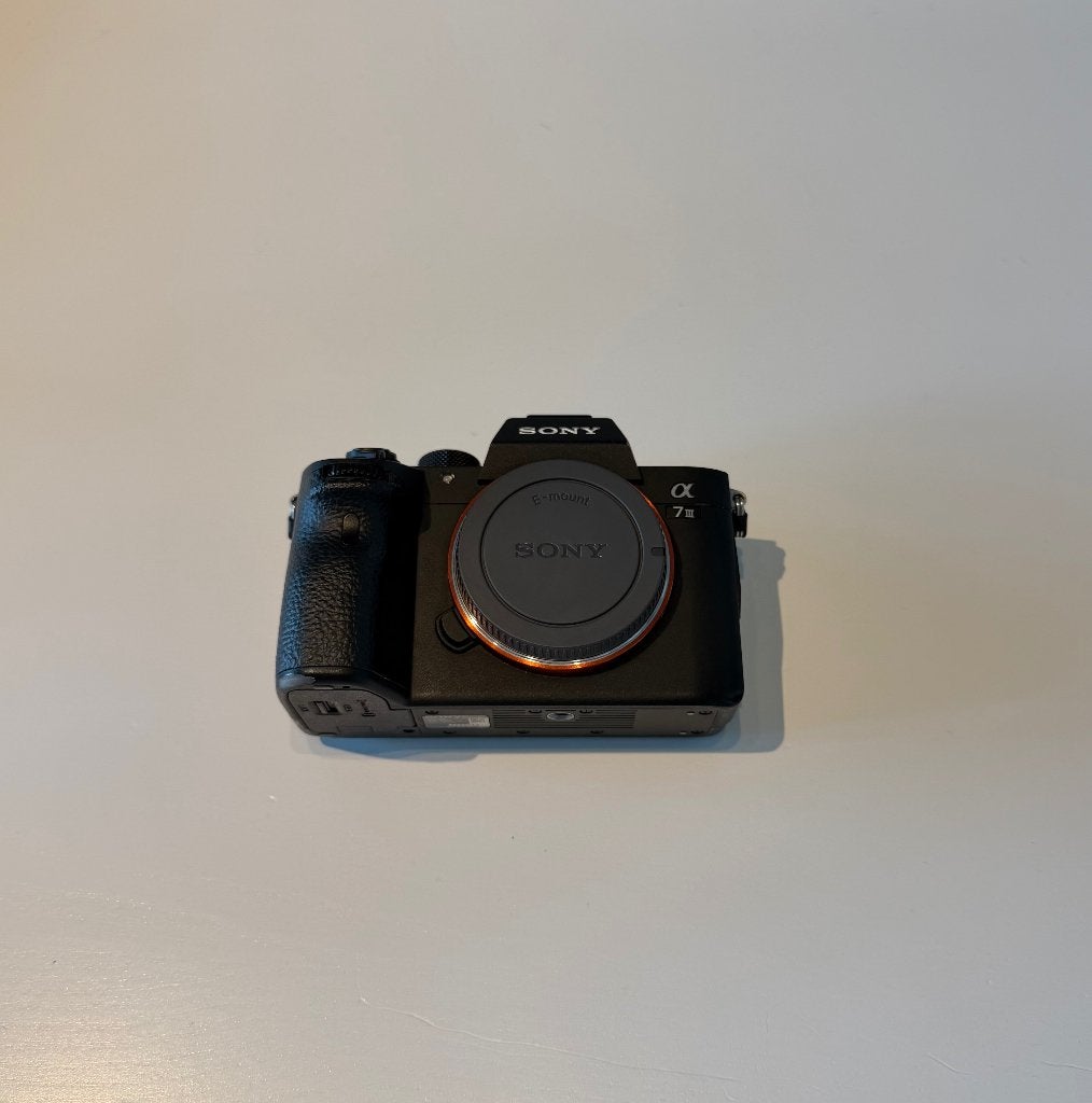 Sony A7 III, Audio, Tv en Foto, Fotocamera's Digitaal, Ophalen, Kantelbaar/draaibaar scherm, Zo goed als nieuw, Cinemacamera