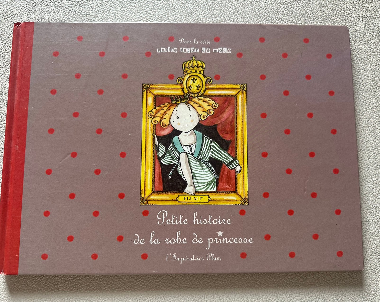 Petite histoire de la robe de princesse, Enlèvement ou Envoi, Comme neuf