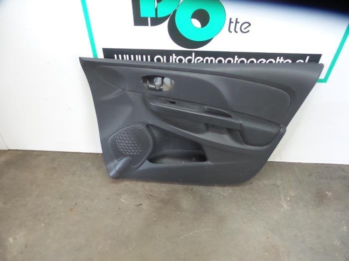 Revêtement portière 4portes avant droite d'un Renault Clio, Renault, -, 3 mois de garantie, Utilisé