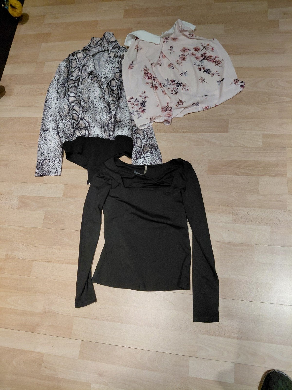 3 blouses smal in nieuwstaat, Ophalen of Verzenden