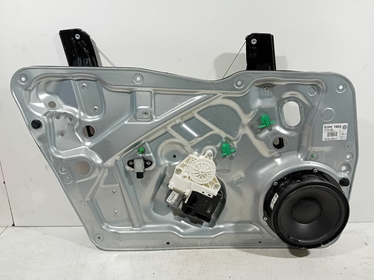Raammechaniek elektrisch links voor Volkswagen Tiguan, Onderdelen@venauto.nl, Van der Ven Autorecycling B.V., Ettenseweg 76, 4706 PB Roosendaal, The Netherlands