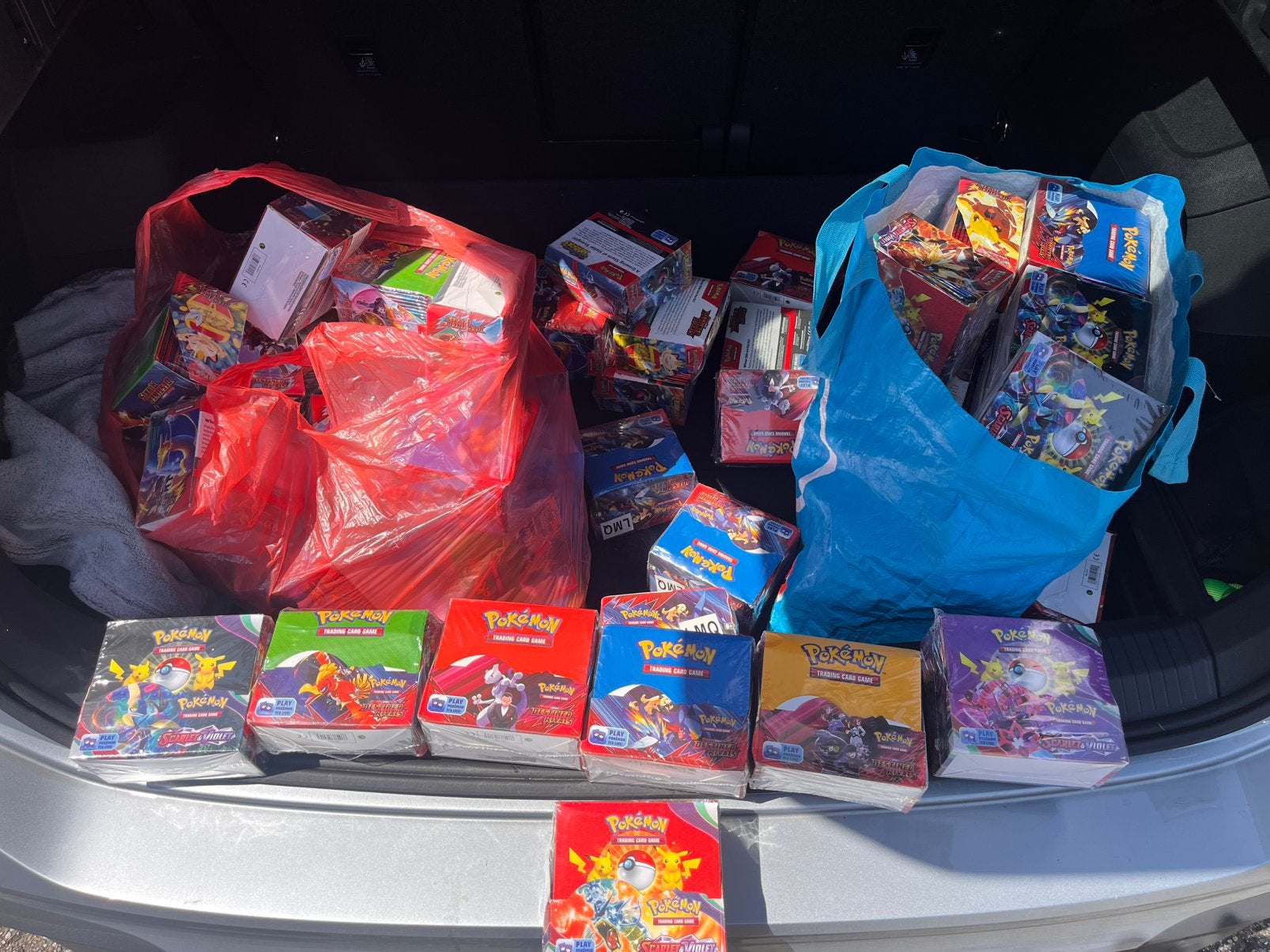 Pokemon boxdn, Hobby en Vrije tijd, Ophalen, Zo goed als nieuw