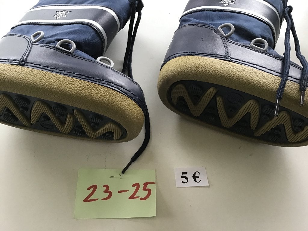 1 paar kinder laarzen maat 23/25 voor 5 euro, Ophalen of Verzenden, Laarzen