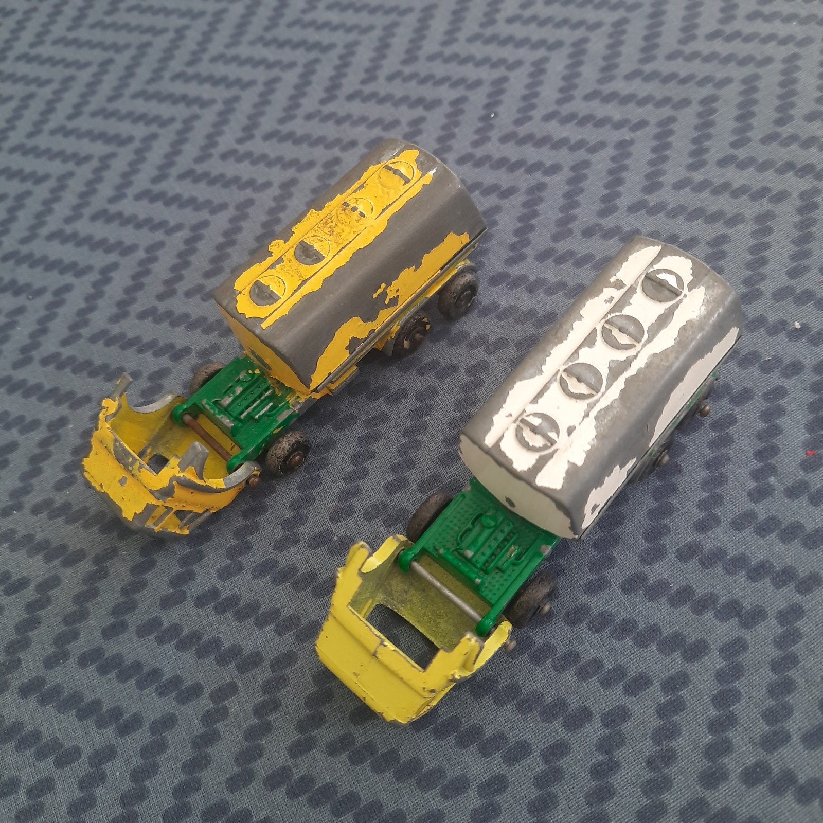 MATCHBOX UK * Lot de 2 pièces. CITERNE À ESSENCE Bedford *VI, Hobby & Loisirs créatifs, Enlèvement, Utilisé, Bus ou Camion, Matchbox