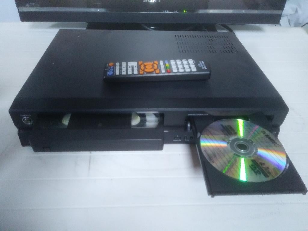 Medion MD81664 DVD recorder/VHS recorder met HDMI, Ophalen of Verzenden, Zo goed als nieuw, VHS-speler of -recorder