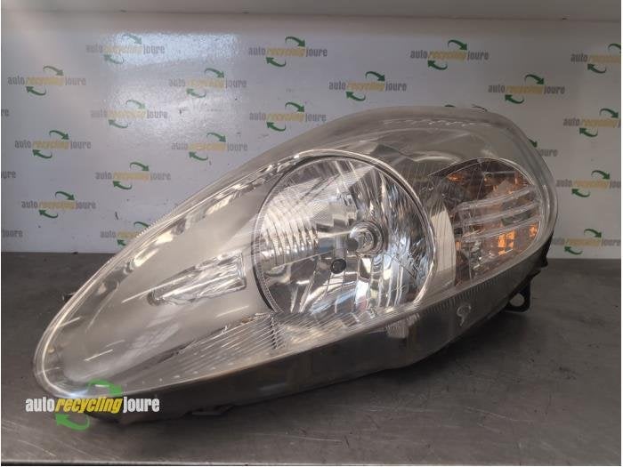 Phare gauche d'un Fiat Punto Grande, Autos : Pièces & Accessoires, -, -, 3 mois de garantie, Utilisé