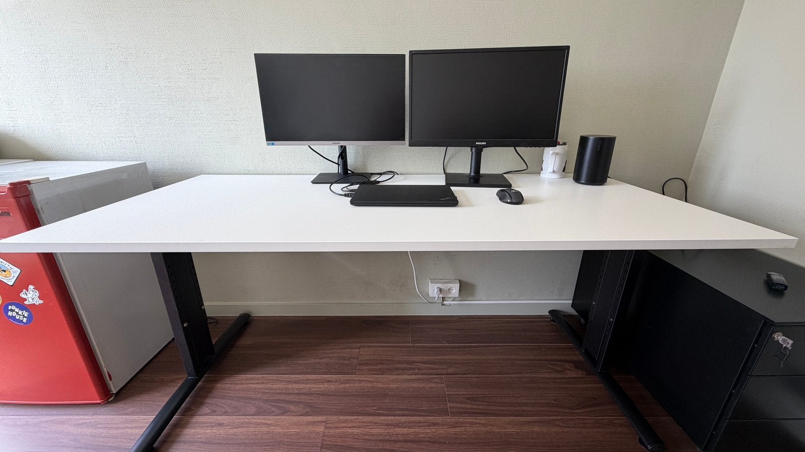 Bureau 180x80 - incl. kabelgoot - hoogte verstelbaar, Ophalen, 180 cm, Kabelgoot, Zo goed als nieuw