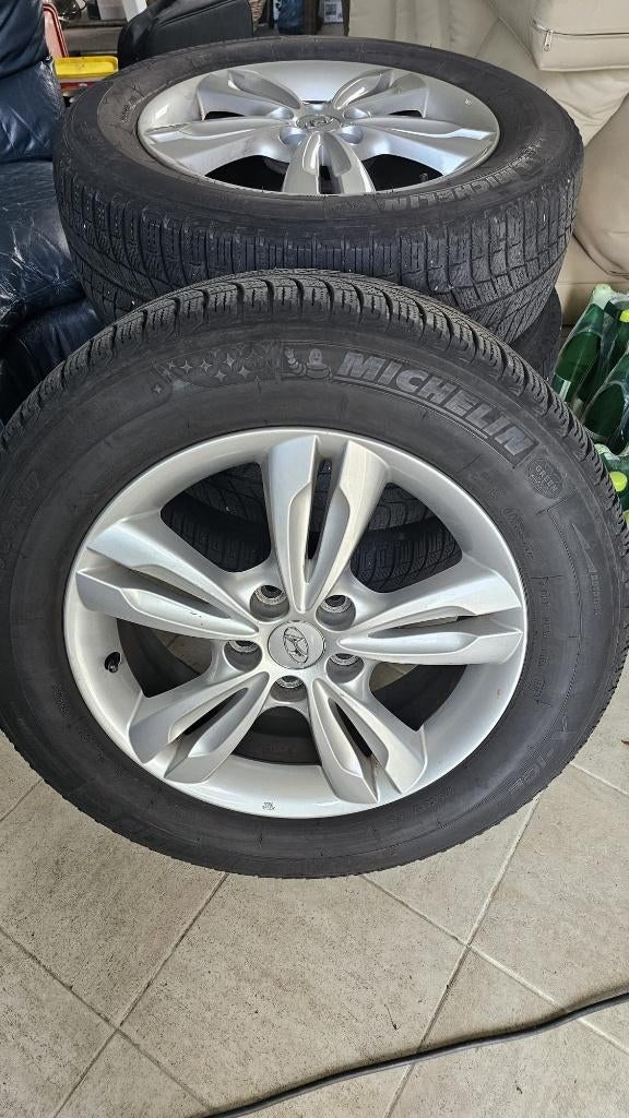 Hyundai IX35/Tucson, Auto-onderdelen, Banden en Velgen, Ophalen, Gebruikt, Banden en Velgen, 17 inch