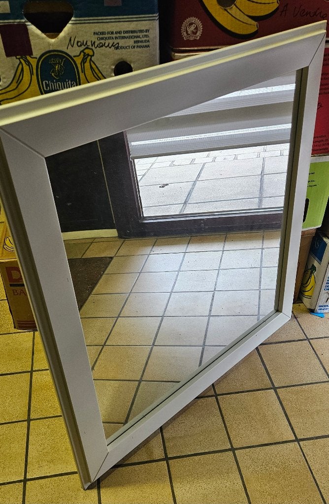 Miroirs, Enlèvement
