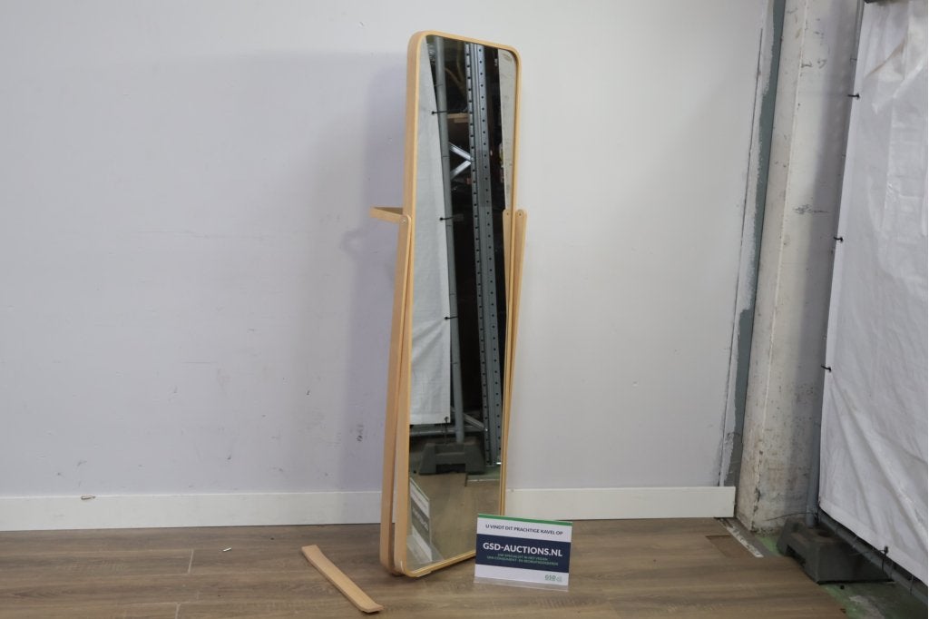 Staande spiegel met houten lijst van IKEA, Niet ingevuld, Niet ingevuld, Niet ingevuld