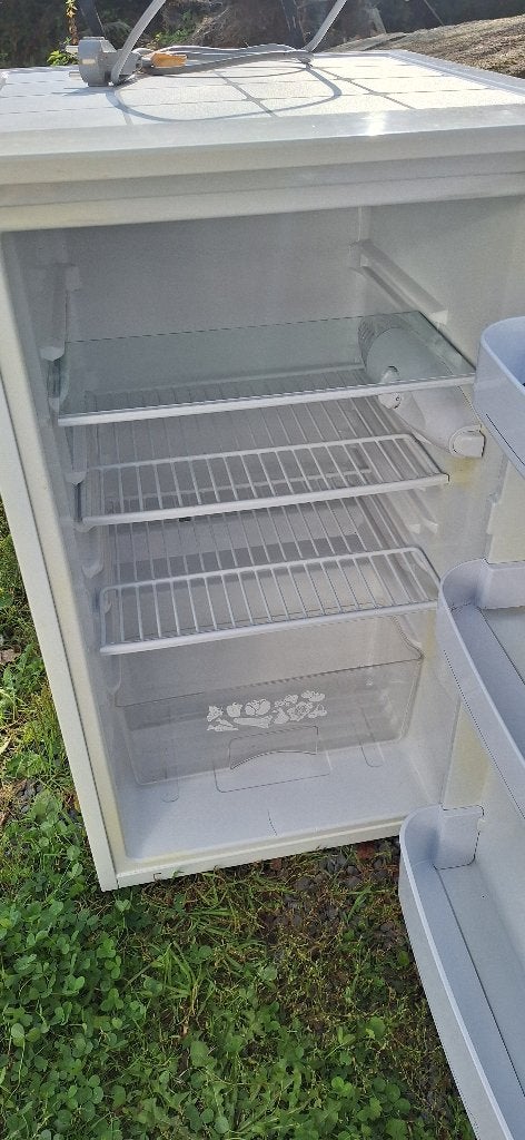 Gratis Beko Koelkast. Koelt niet zo hard, Ophalen, Minder dan 85 cm, 45 tot 60 cm, Zonder vriesvak