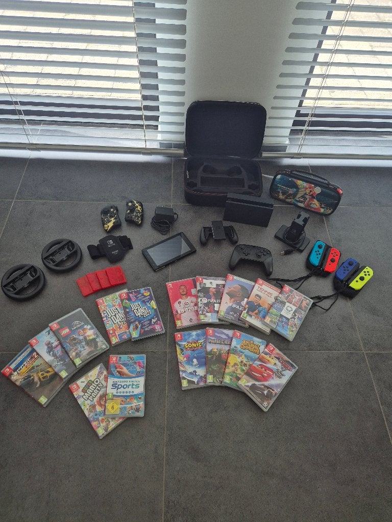 Nintendo switch complete MEGA bundel, Ophalen, Met games, Zo goed als nieuw, Switch Original