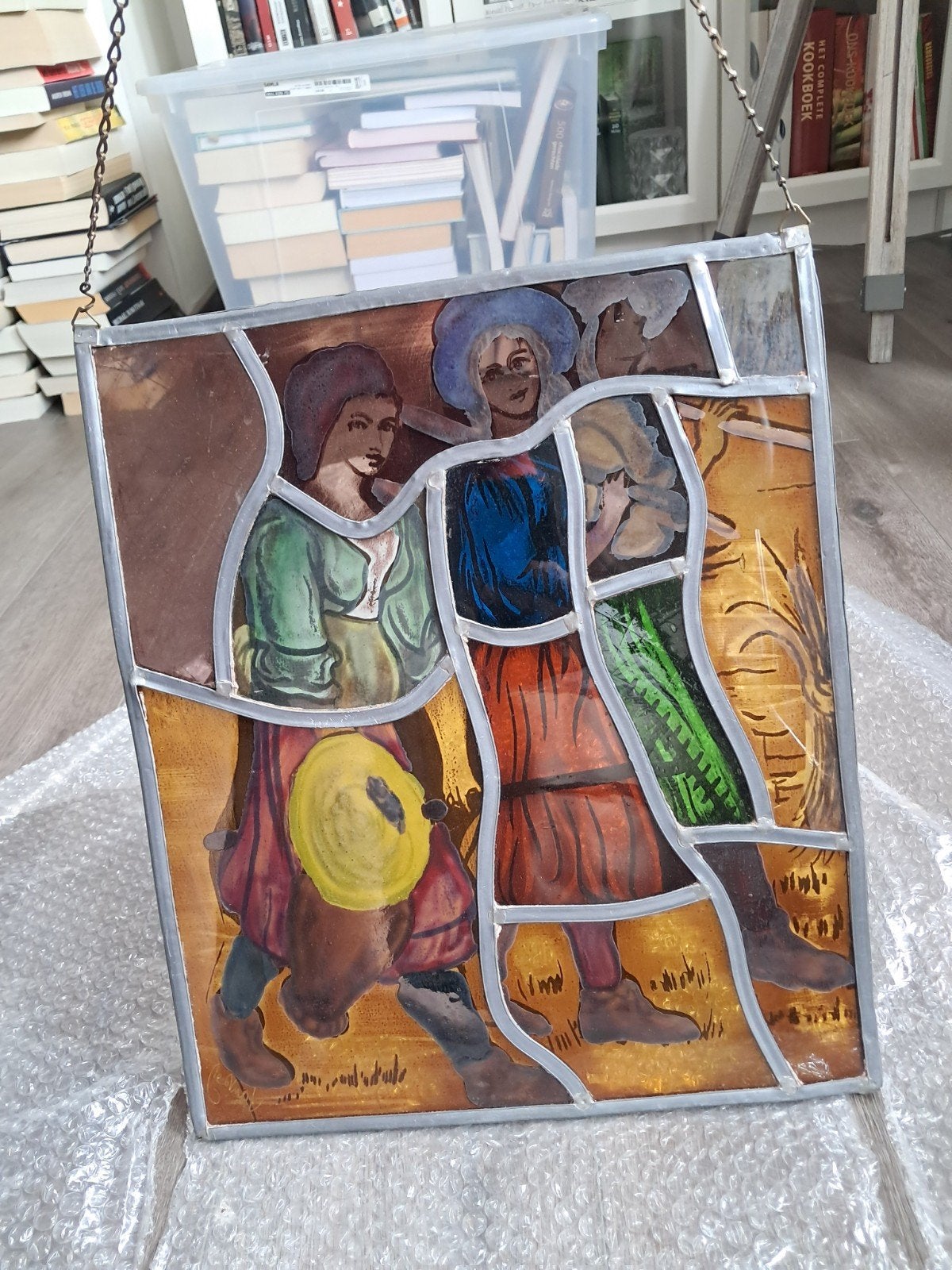 Glas-in-lood paneel Vanroy met landelijke figuren, Antiek en Kunst, Kunst | Schilderijen | Modern, Ophalen, Glas, Ophangklaar